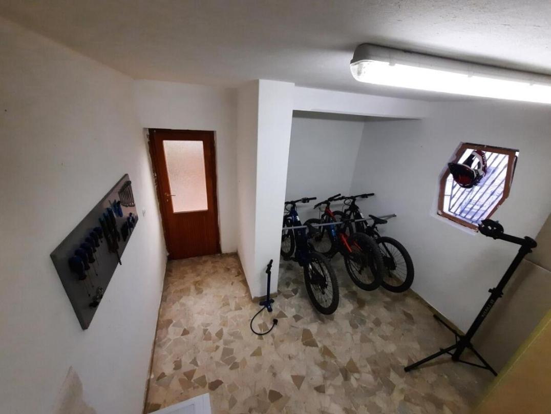 Casa Bell - Appartamento Con Parcheggio Privato E Bike Room Finale Ligure Kültér fotó