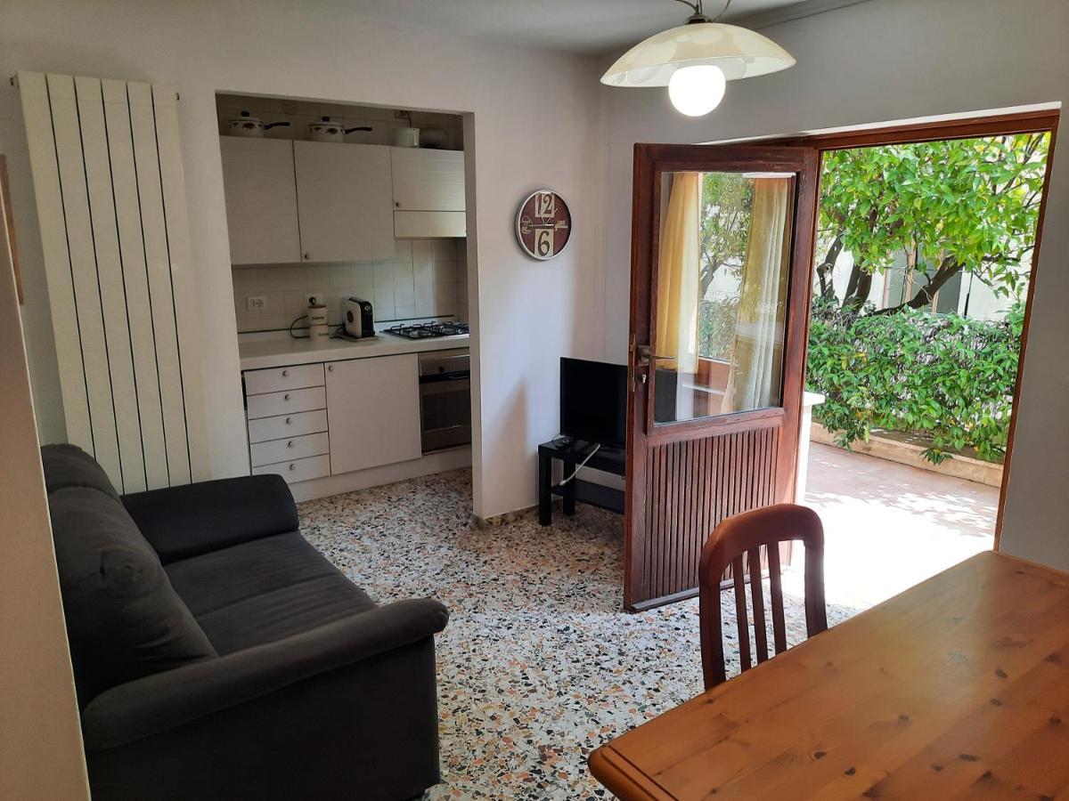 Casa Bell - Appartamento Con Parcheggio Privato E Bike Room Finale Ligure Kültér fotó