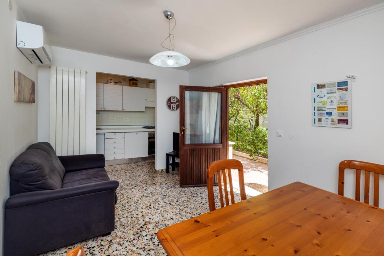 Casa Bell - Appartamento Con Parcheggio Privato E Bike Room Finale Ligure Kültér fotó