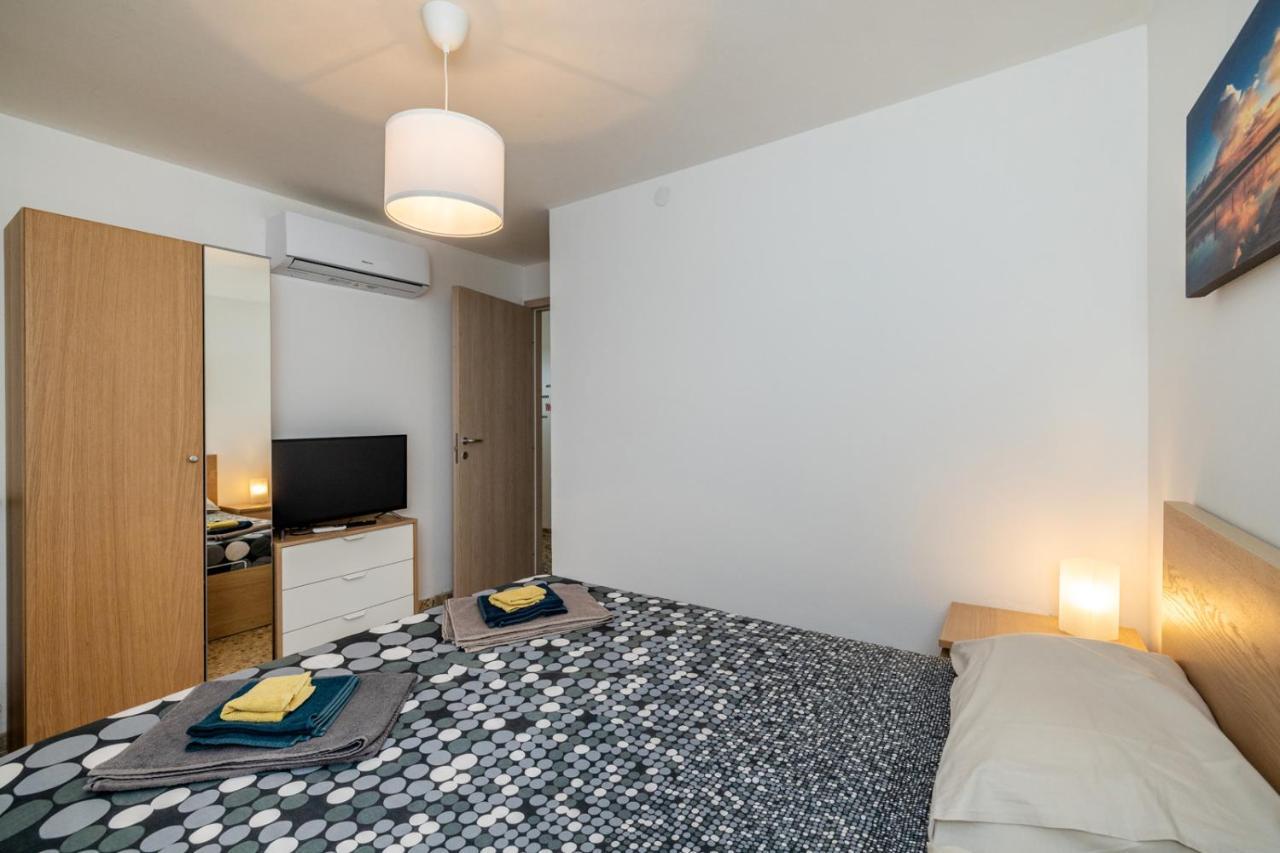 Casa Bell - Appartamento Con Parcheggio Privato E Bike Room Finale Ligure Kültér fotó